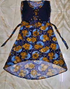 5 Tops And Dress Set