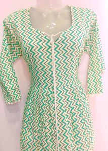 Trandy Printed Top For Women