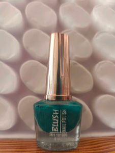 SEA GREEN NAIL POLISH