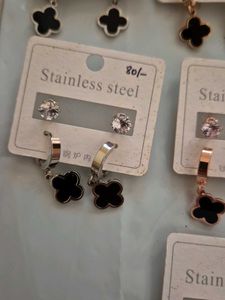 Van Cleef Earrings In Bulk
