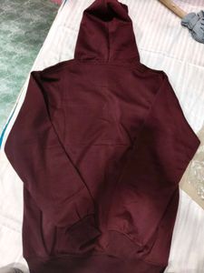 Burgundy H&amp;M Hoodie - Cozy and Stylish