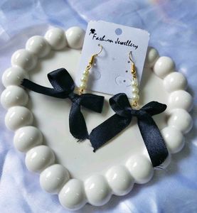 Pearl Ribbon Choker