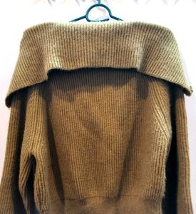 Cozy Brown Knit Zip-Up