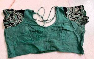 Black &amp; Green Abstract Print Saree with Blouse