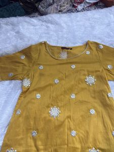 🔥Embroidered Mustard Tunic Kurti 🔥