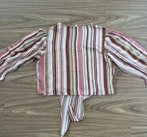 Striped crop top with tie style