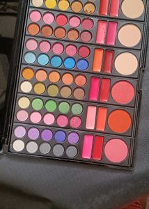 Clamy Makeup Palette