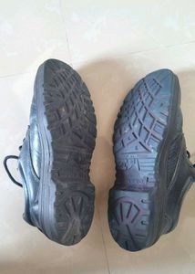 safety shoe size 10, used a bit but in good