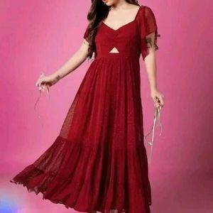 a Very pretty dress under fabric silk and upper ne