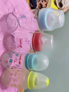 Feeding 🍼 Bottle