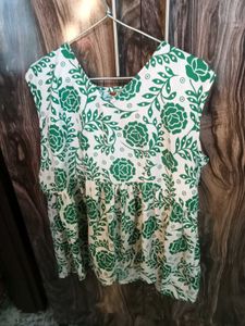 Green floral short kurti top  for women