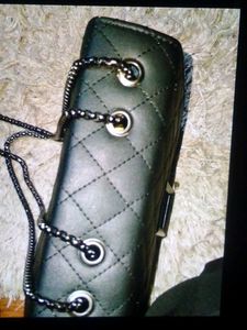 Chic Black Quilted Crossbody Bag