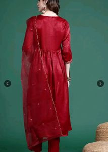 New Elegant Kurta Set from Myntra