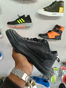 Trending Black Shoe