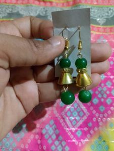 Set Of 2 Green And Black Pearl Earrings 💞