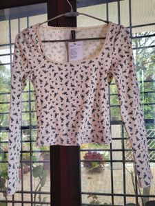 H&amp;M NEW Off White Long Sleebe Floral Top/Size-S