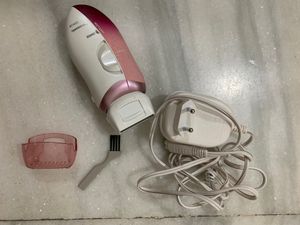 Panasonic Epilator With Charger And Cleaning Brush