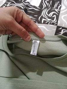 Green Top Like New