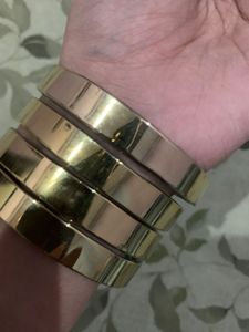 4 gold bangles