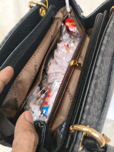 Michael Kors Tote Bag - Stylish Design