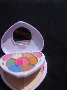 T.Y.A. Fashion Make-Up Kit