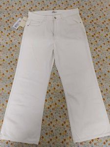 Iconic Men&#39;s White Wide Jeans