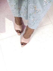 Heels...                                                                      Only Cash Available