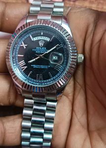 Elegant Silver Wristwatch