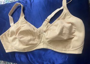 New Jockey bra 38 C