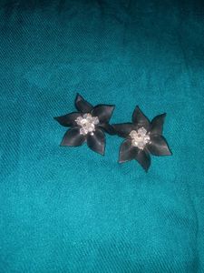 Balck Leaf Earrings