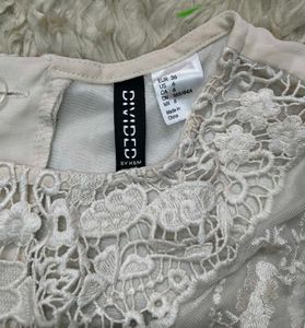 H&amp;M stunning Divided Lace-Detail Dress ✨