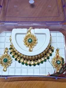 Jewelry Set - Necklace, Earrings, Tikka