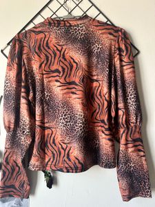 Shein Brand Tiger Print Crop Top With Puff Sleeves