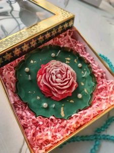 Floral Candle in Gold Dish