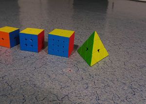 Rubik&#39;s Cube Puzzle Bundle
