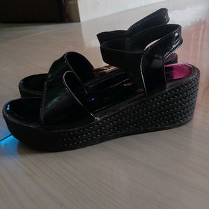 Black Sandal 🖤