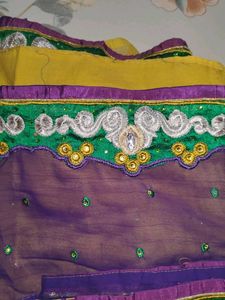 i am selling yellow 🟡💛 purple 🟣💜 saree
