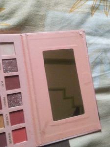 eye shadow