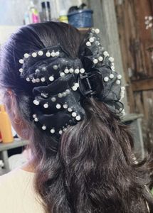 Pearl Bow Hair Claw Clip