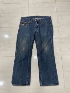 Grab the Grail: Vintage True Religion 👖✨