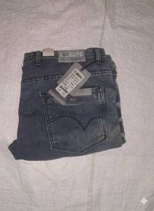 Stylish Blue Denim Jeans (40) size.
