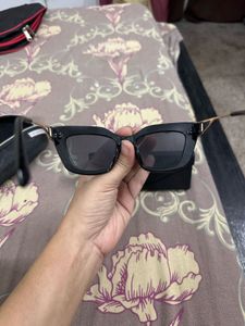 Vero Moda Cat Eye Sunglasses with box