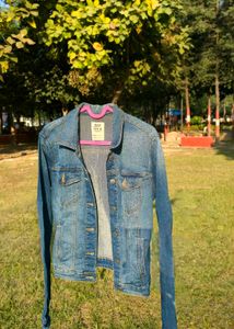 Trendy Blue Denim Jacket for Women