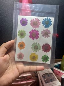 Resin press dried flowers