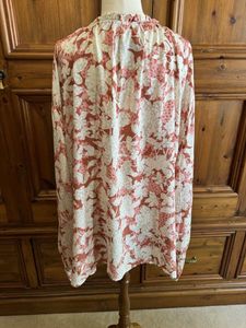 Old Navy Floral Print V-Neck Blouse
