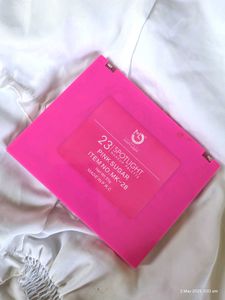 23 Spotlight Makeup Palette