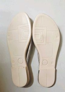 Elegant Gold Crystal Embellished Flip Flops