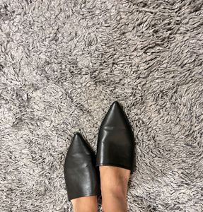 Black Pointed Toe Mules
