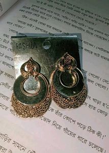 Vintage Gold Tone Earrings