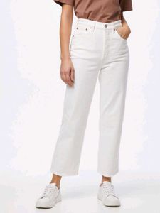 White Cropped Wide Leg Jeans + 🎁